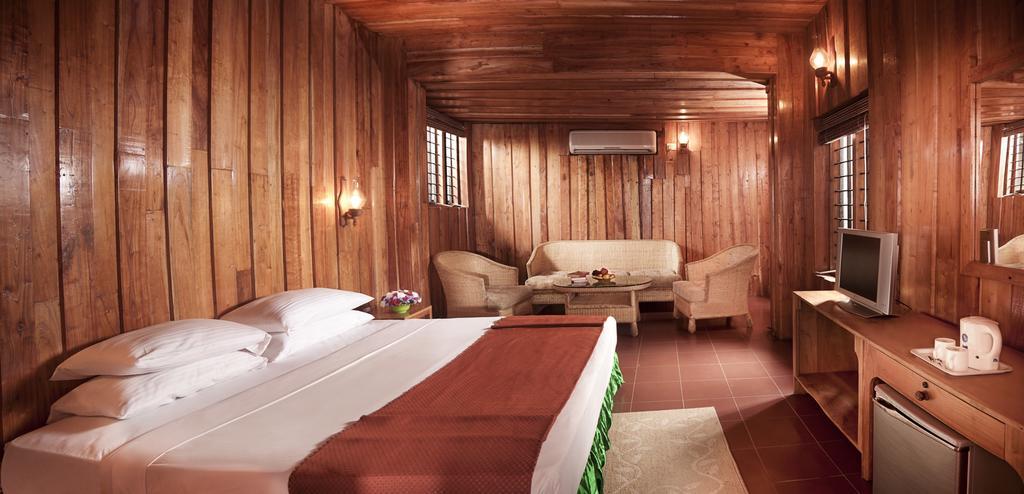Woods N Spice - Thekkady Hotel Kumily ภายนอก รูปภาพ