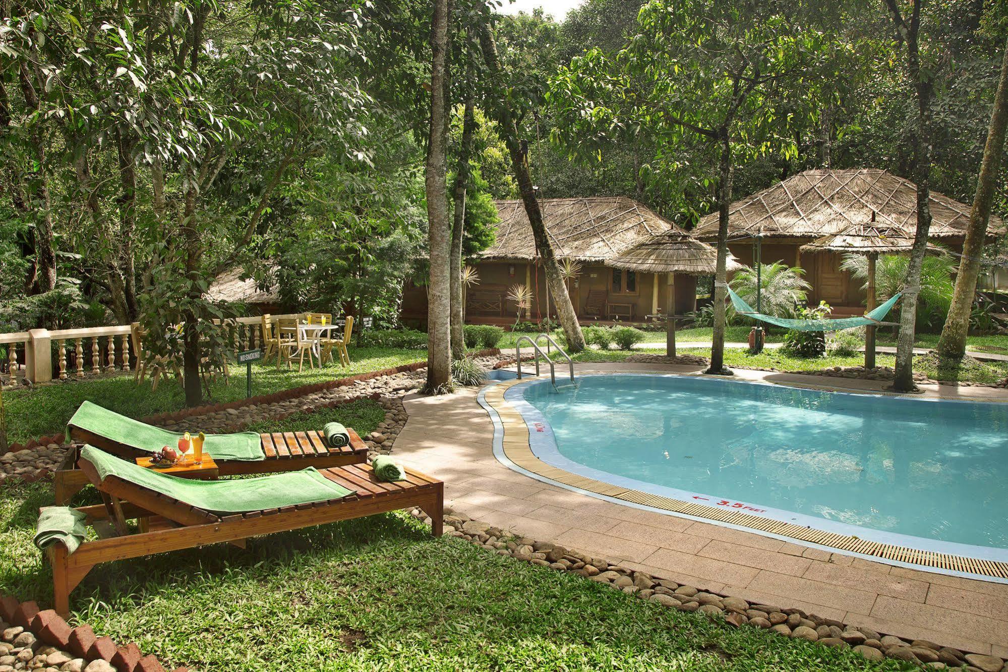 Woods N Spice - Thekkady Hotel Kumily ภายนอก รูปภาพ