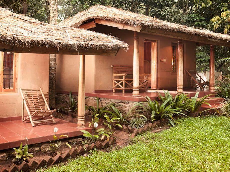 Woods N Spice - Thekkady Hotel Kumily ภายนอก รูปภาพ
