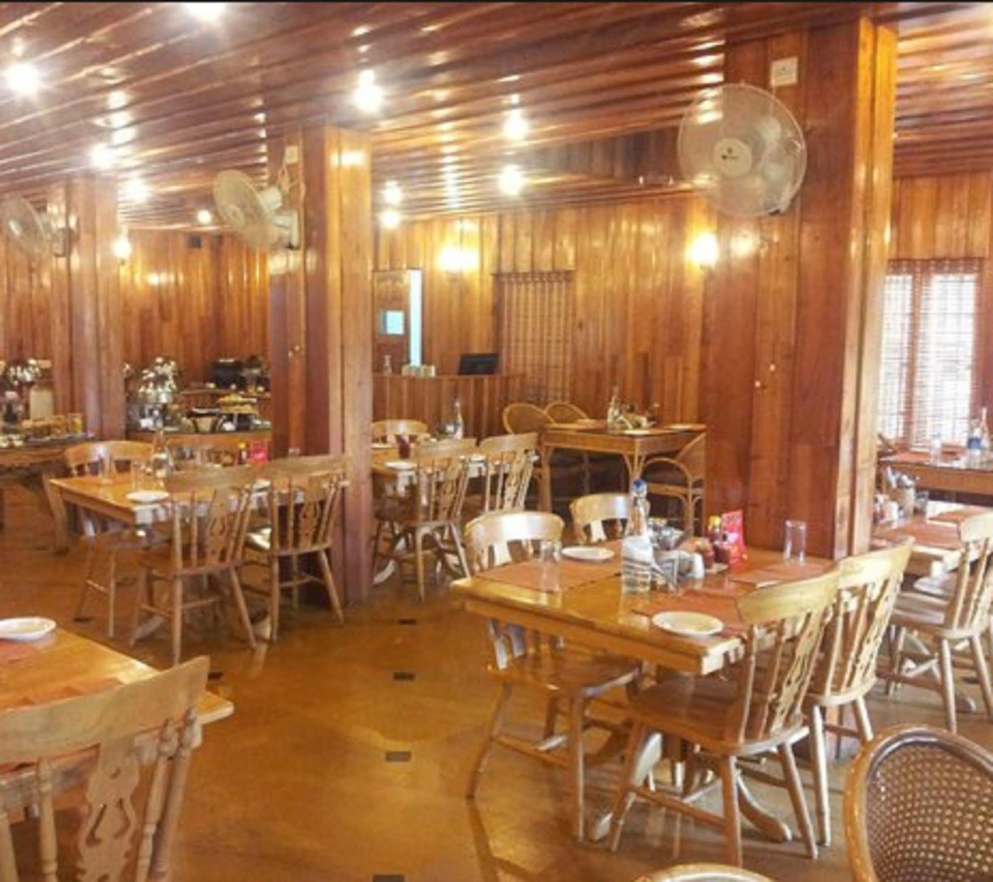 Woods N Spice - Thekkady Hotel Kumily ภายนอก รูปภาพ