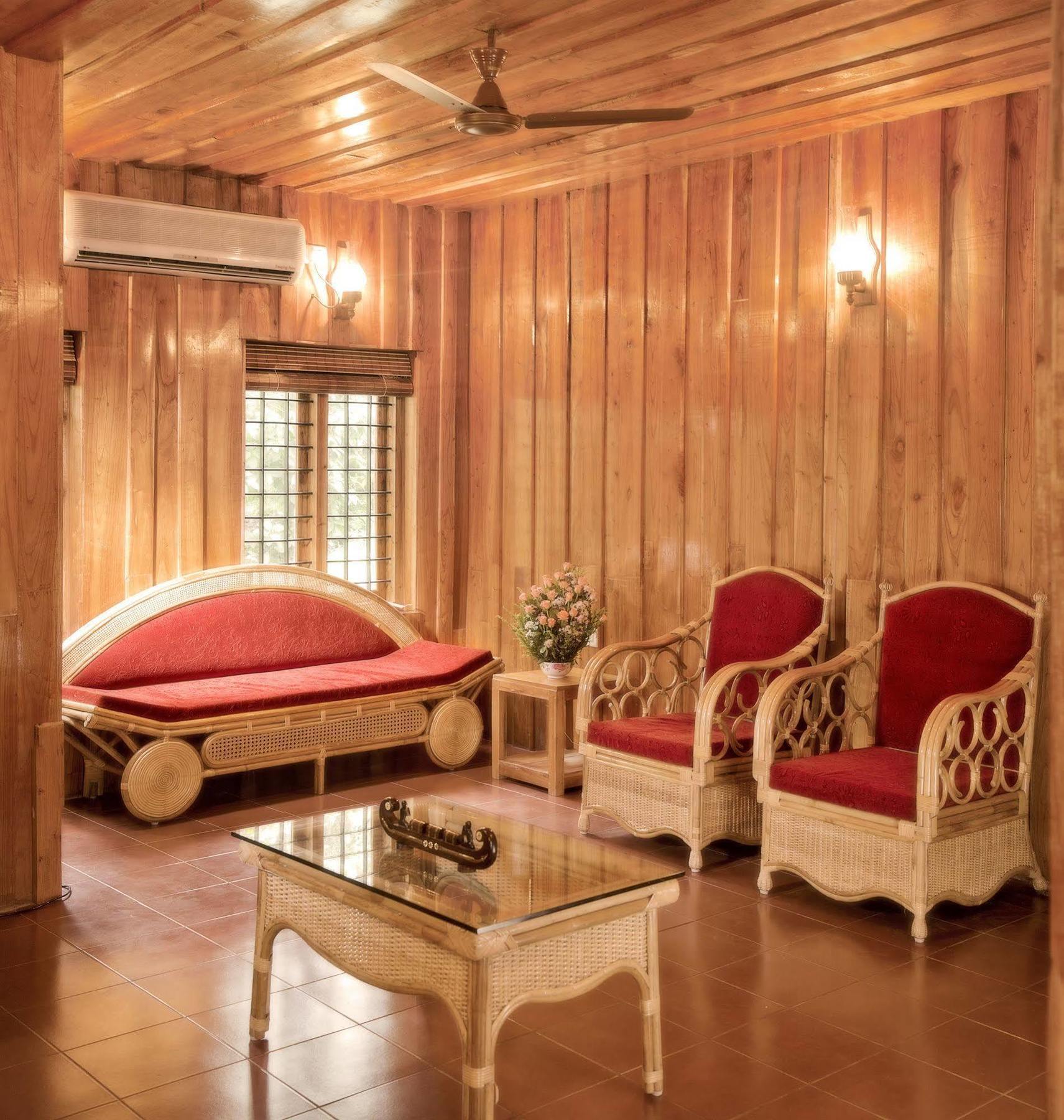 Woods N Spice - Thekkady Hotel Kumily ภายนอก รูปภาพ