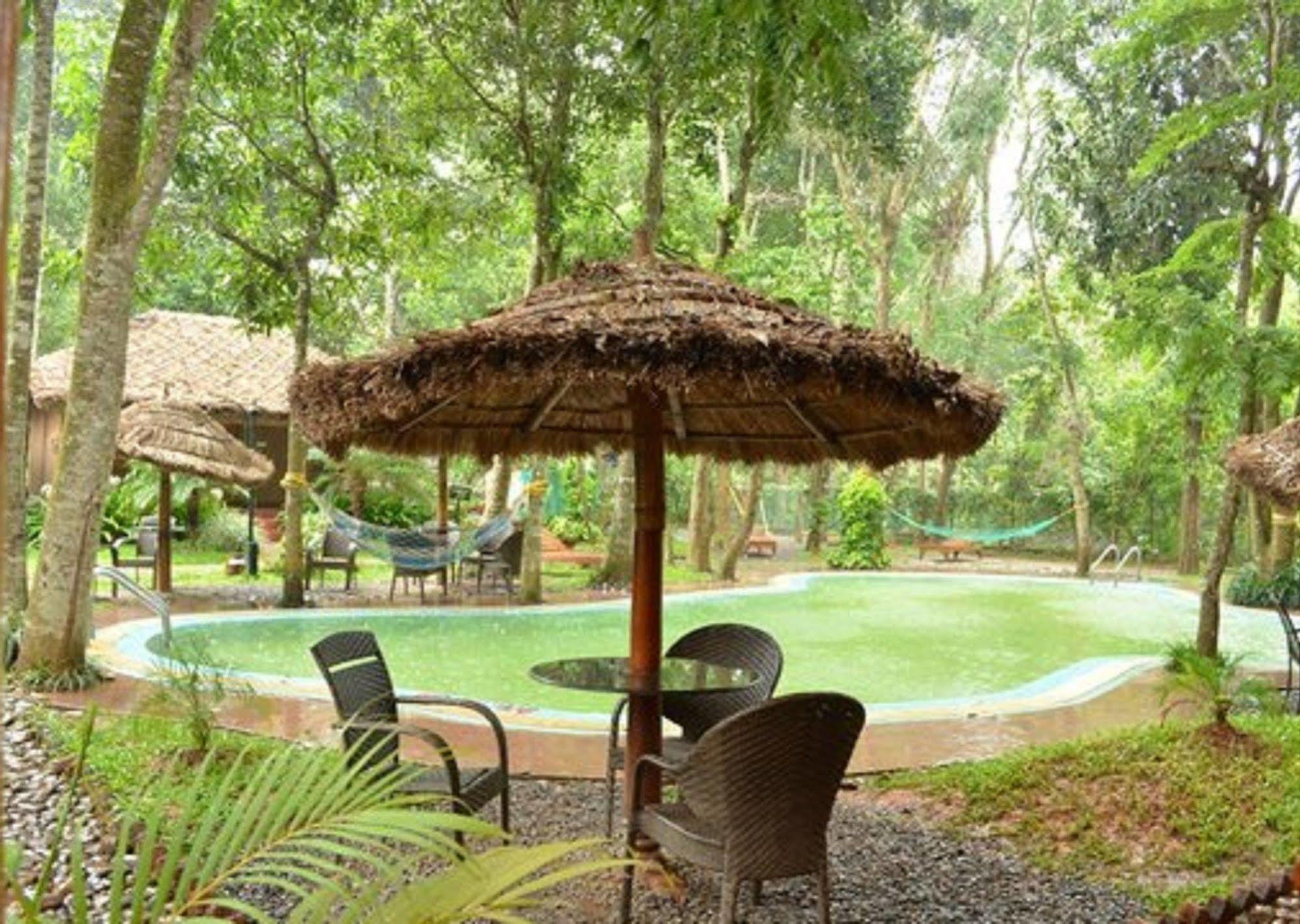 Woods N Spice - Thekkady Hotel Kumily ภายนอก รูปภาพ